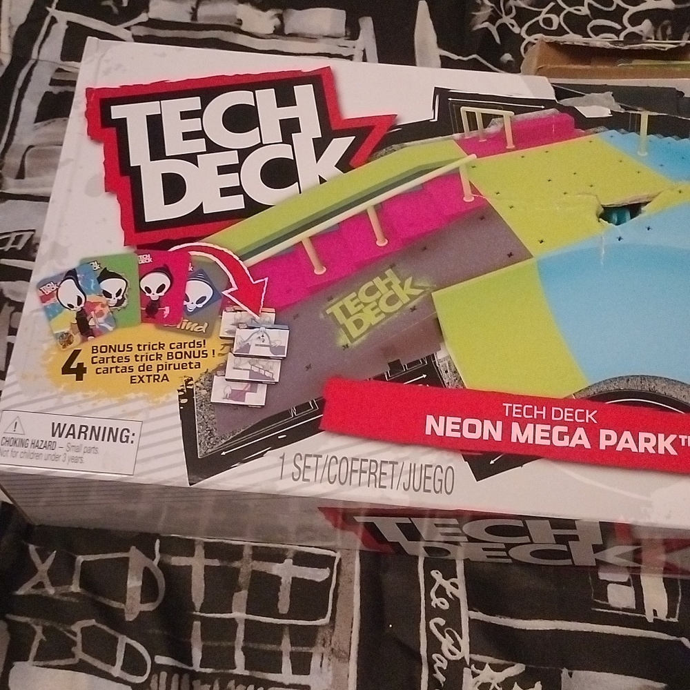 Tech Deck Neon Mega Park